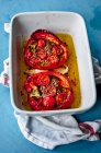 Pimentos recheados com tomate cereja, anchovas e alho — Fotografia de Stock