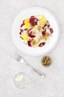 Rote Bete Fenchel Salat mit Kapern — Stockfoto