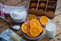 Zutaten für einen Orangenkuchen — Stockfoto