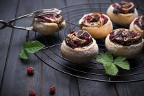 Vegan raspberry and poppy seed snails — Stock Photo