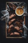 Шоколадные кантучини с фисташками — стоковое фото