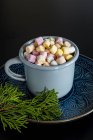 Bebida caseira de cacau, chocolate quente com marshmallows — Fotografia de Stock