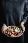Salad with figs baked goat cheese and spinach — Stock Photo