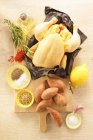 Ingredients for spicy roast chicken with harissa oil — Stock Photo