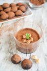 Crème chocolatée à base de noisettes et de cacao — Photo de stock