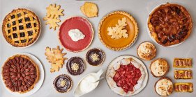 Various autumnal sweet pies and tarts — Stock Photo