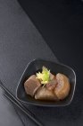 Buri Daikon (filetes de cola amarilla y rábanos daikon en caldo, Japón)) - foto de stock