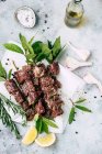 Kebab di agnello con marinata alle erbe — Foto stock
