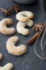 Vanilla dumplings with cinnamon sticks and star anise — Stock Photo