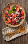 Berry salad with meringue — Stock Photo
