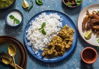 Indisches Hühnchen-Kokos-Curry — Stockfoto