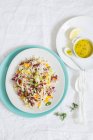 Vegan rice salad with radishes and vinaigrette — Stock Photo