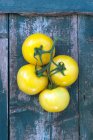 Tomates herederos amarillos vista de cerca - foto de stock