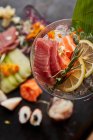 Saumon et thon sashimi — Photo de stock
