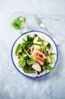 Chicken breast with avocado, vegetables, herbs and chickpeas — Stock Photo