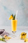 A pineapple shake with ginger — Stock Photo