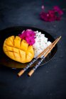 Mango pegajoso arroz close-up vista — Fotografia de Stock