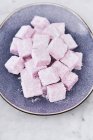 Marshmallows cuadrados dulces caseros - foto de stock