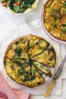 Potato tartlet with spinach and lettuce — Stock Photo