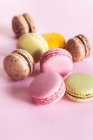 Farbenfrohe französische Macarons aus nächster Nähe — Stockfoto