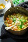 Linseneintopf mit Karotte, Topinambur, Currypulver und Limette — Stockfoto