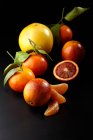 Різні цитрусові фрукти крупним планом — стокове фото