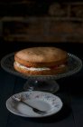 Bolo de esponja Victoria, bolo de biscoito com creme de manteiga e geléia, Inglaterra — Fotografia de Stock