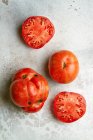 Tomaten aus biologisch-dynamischer Landwirtschaft (Draufsicht)) — Stockfoto