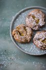 Gros plan de délicieux biscuits à la rhubarbe et à l'avoine (vegan) — Photo de stock