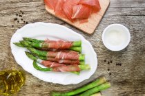Asparagus and Parma ham — Stock Photo