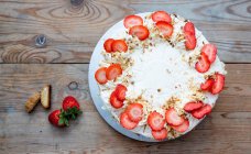Strawberry tiramisu cake top view — Stock Photo