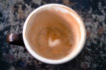 Ein Herzmuster in übrig gebliebenem Kaffeeschaum — Stockfoto