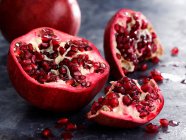 Pomegranate, cut open close-up view — Stock Photo