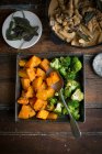 Roasted butternut squash and broccoli — Stock Photo