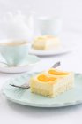 Juicy mandarin cheesecake tray bake — Stock Photo