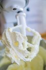 Pastella su un frullino robot da cucina — Foto stock