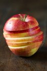 Une pomme fraîchement tranchée — Photo de stock