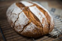 Хлеб из теста на вешалке — стоковое фото