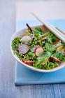 Wakame and radish salad with sesames seeds — Stock Photo