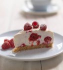 Raspberry cheesecake, close up view — Stock Photo