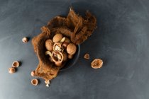 Haselnüsse, Walnüsse und Mandeln — Stockfoto