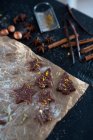 Rohe vegane Lebkuchen mit Orange — Stockfoto