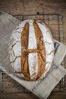 Хліб сурогату на лляній тканині — стокове фото