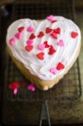 Mini gâteau en forme de coeur — Photo de stock