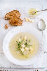 Blumenkohl-Suppe mit Rosmarin — Stockfoto