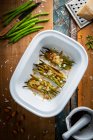 Green beans au gratin with almonds and cheese — Stock Photo