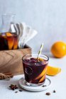 Mulled wine with fruits close-up view — Stock Photo