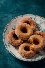 Donuts de zanahoria sin gluten - foto de stock