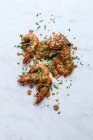 Crevettes grillées aux épices et herbes — Photo de stock