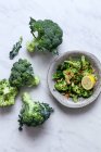 Broccoli fritti con mandorle — Foto stock